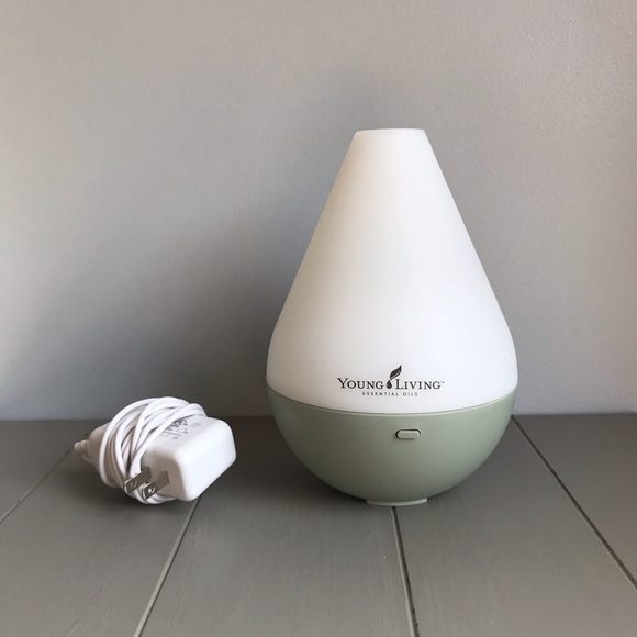 Young Living Other - Young Living Dewdrop Diffuser 🌿 - WORKS GREAT!